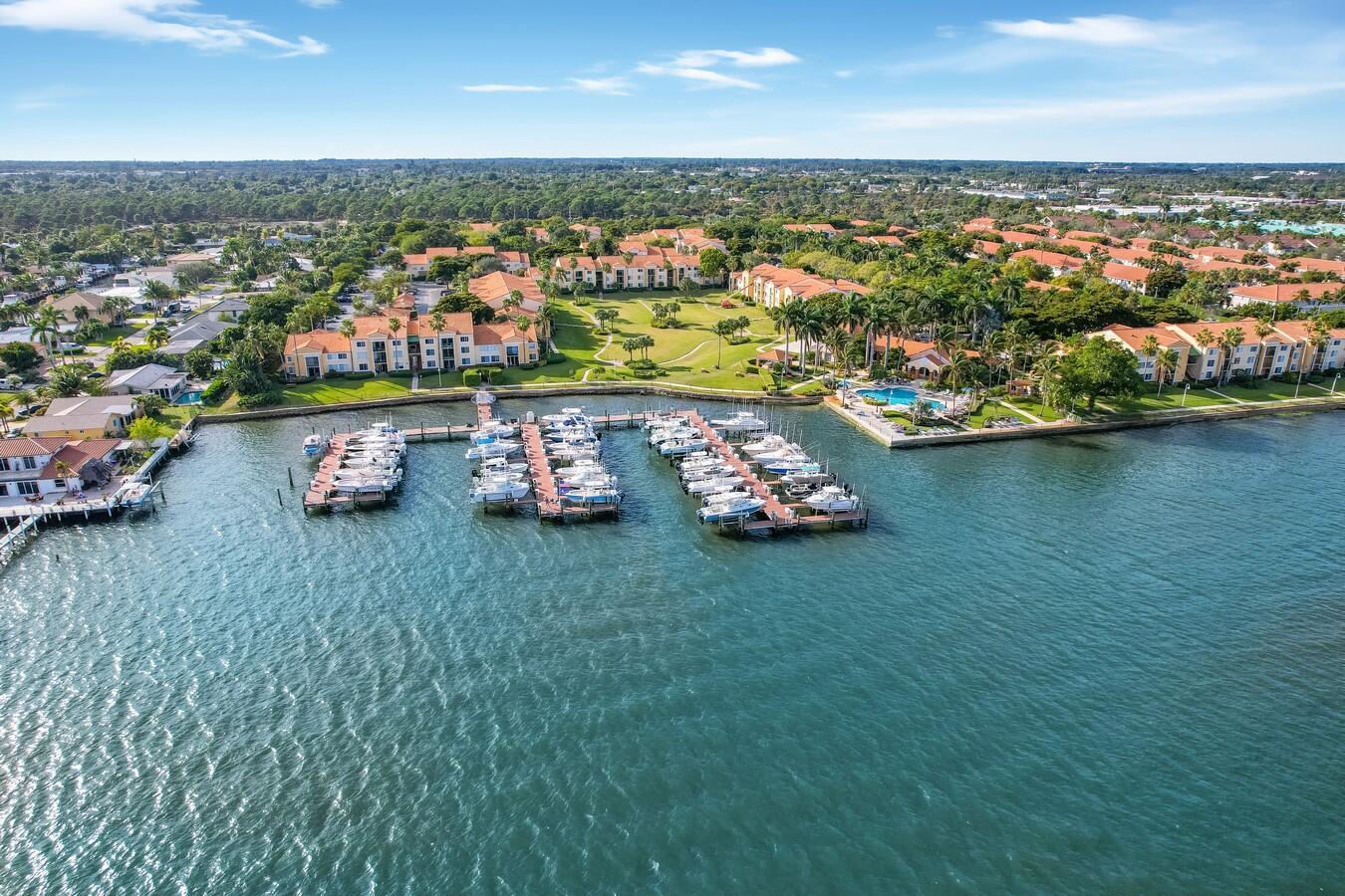 YACHT CLUB - Residential