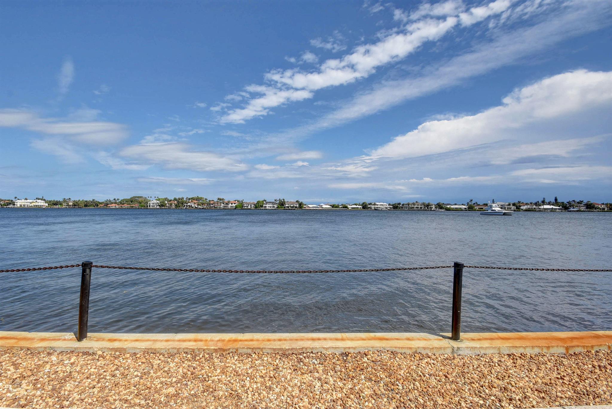 YACHT CLUB - Residential