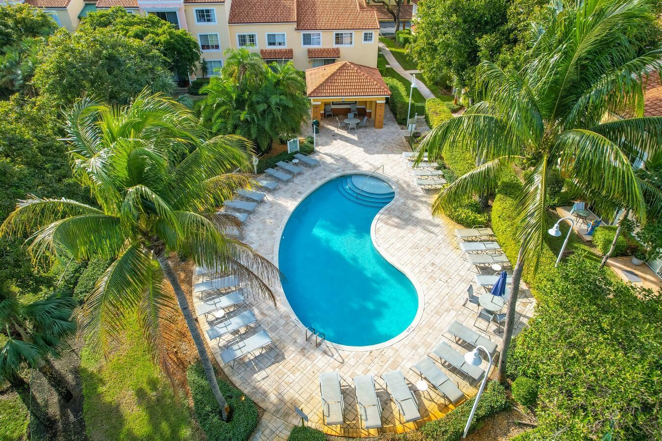 YACHT CLUB - Residential