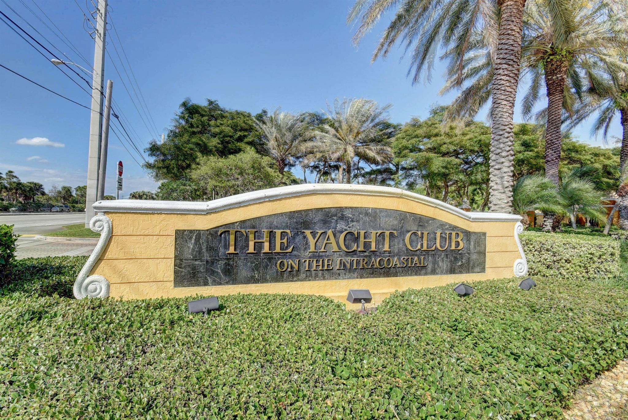 YACHT CLUB - Residential