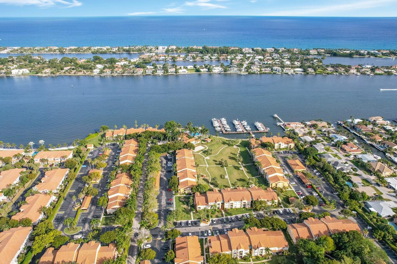 YACHT CLUB - Residential