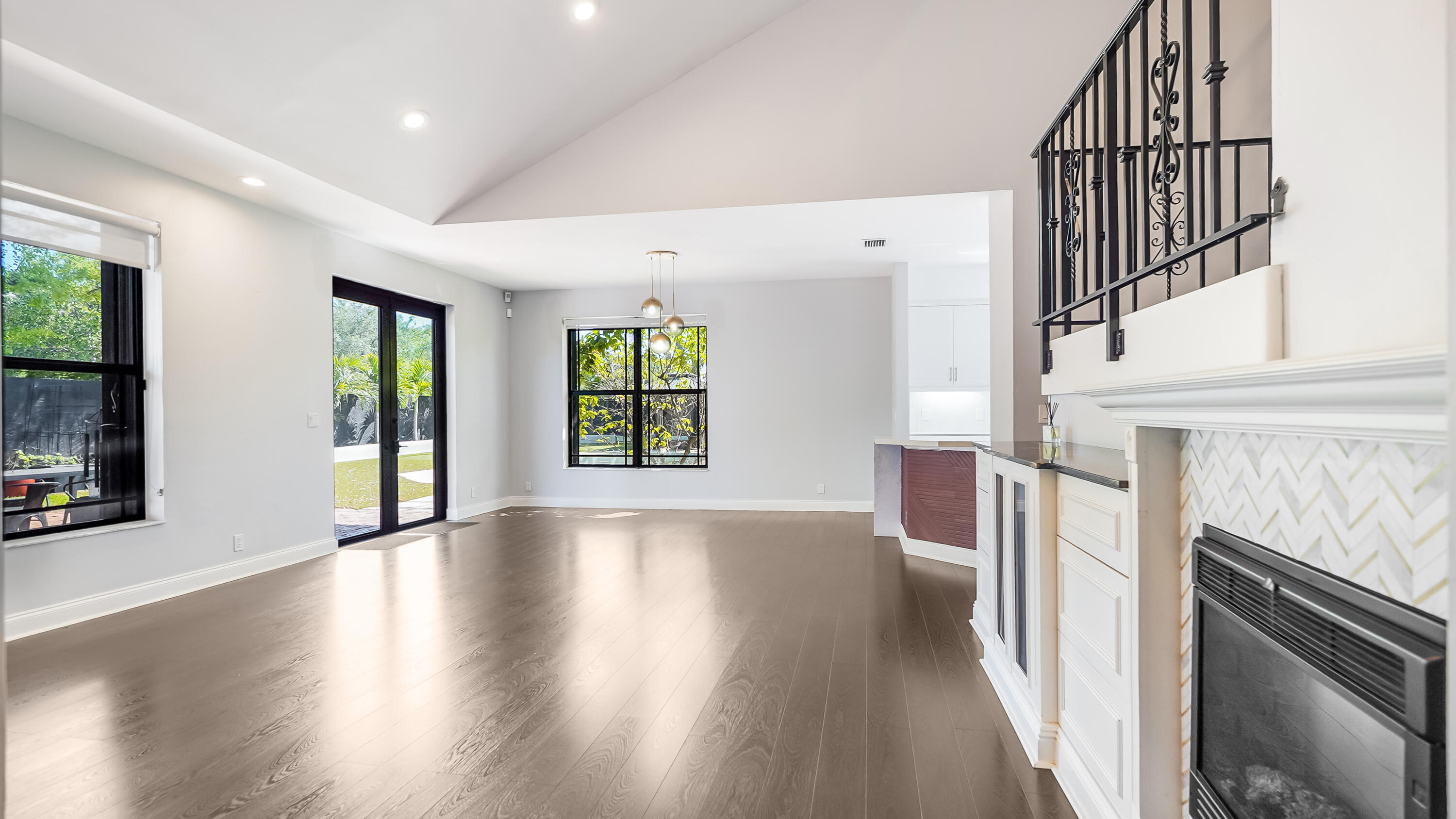 JACARANDA COVE - Residential