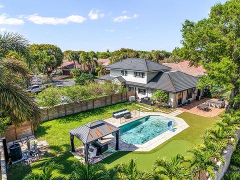 Tiny photo for 850 SW 87th Terrace, Plantation, FL 33324 (MLS # B26008594)