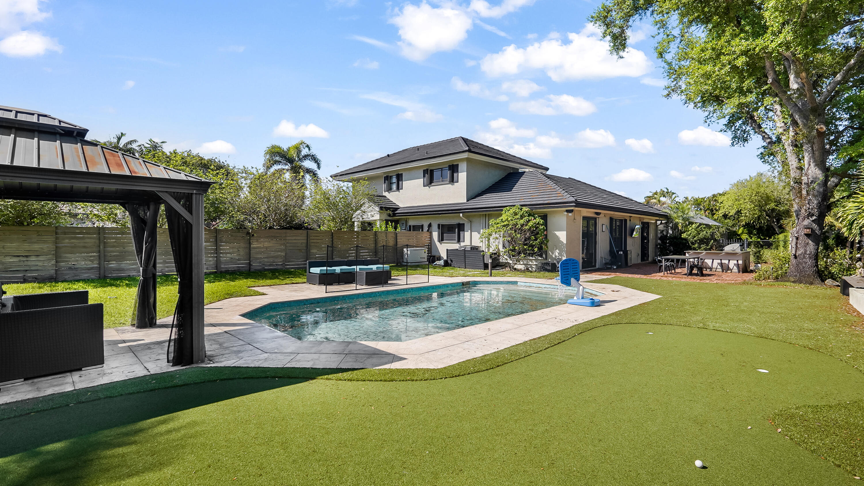 JACARANDA COVE - Residential