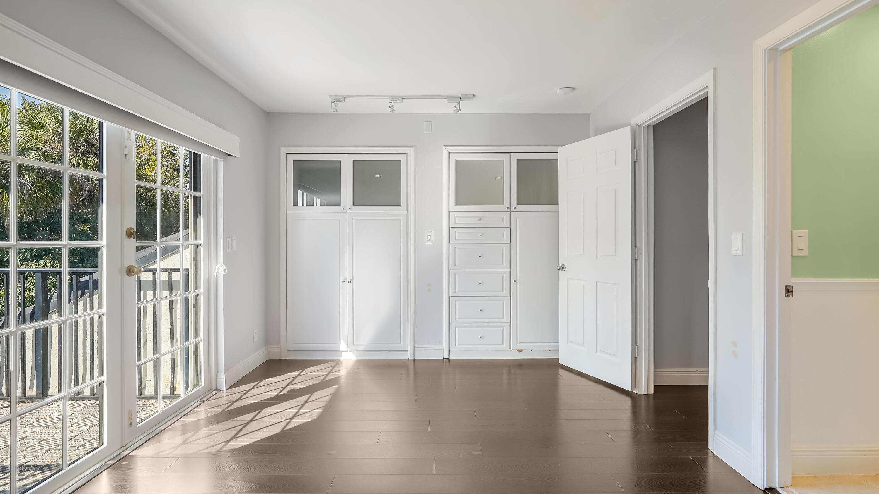 JACARANDA COVE - Residential