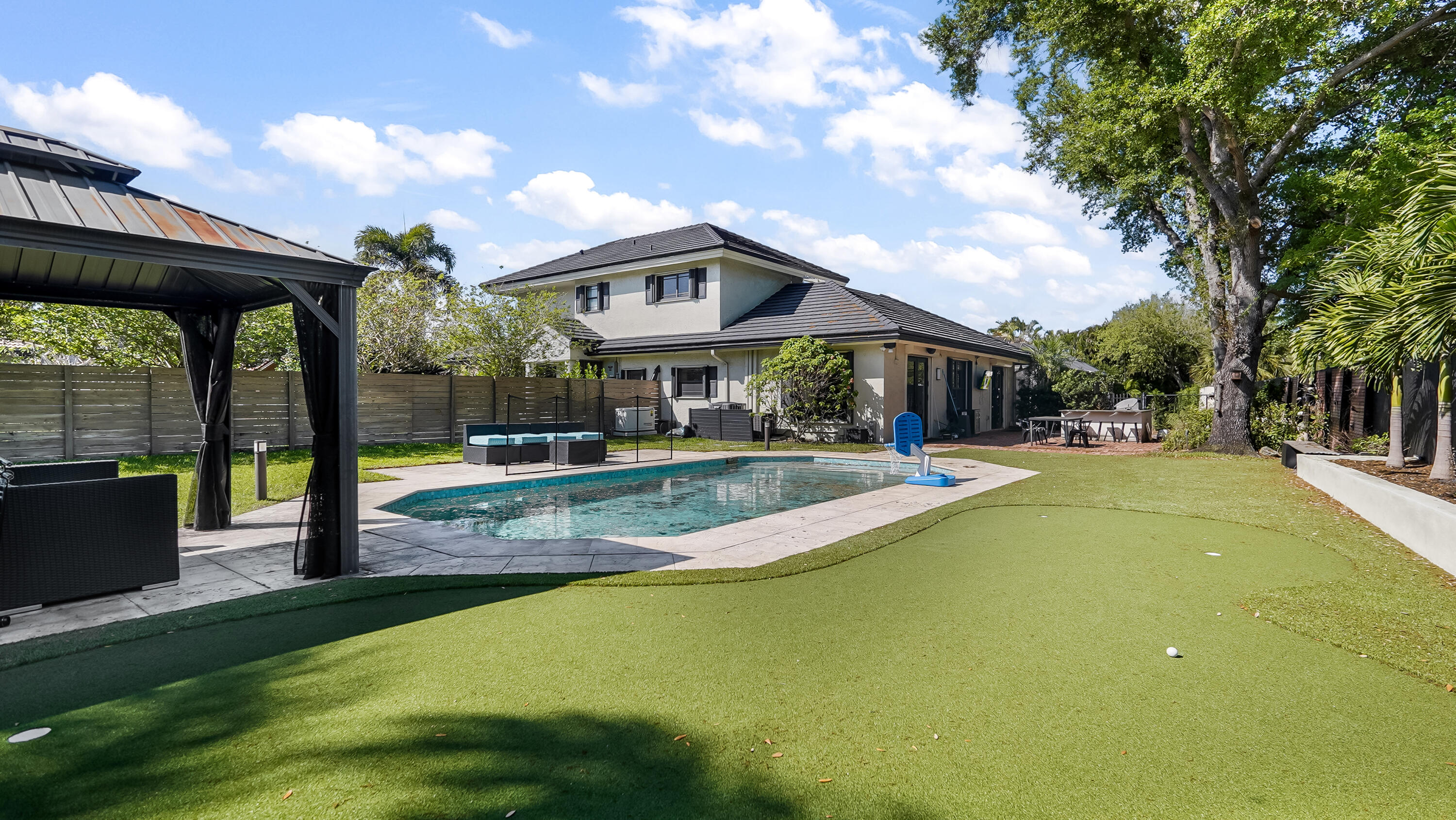 JACARANDA COVE - Residential