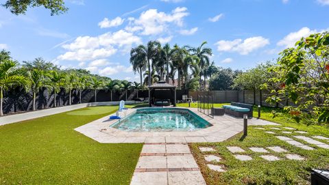 Tiny photo for 850 SW 87th Terrace, Plantation, FL 33324 (MLS # B26008594)