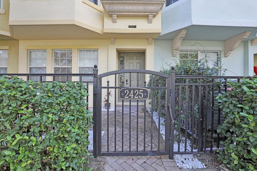 Photo of 2425 San Pietro Circle, Palm Beach Gardens, FL 33410 (MLS # R10938690)