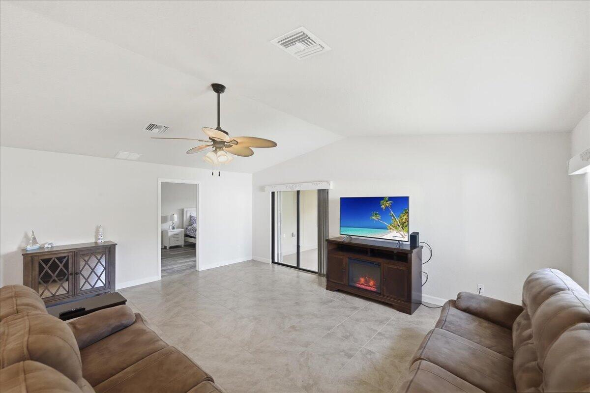 SPANISH LAKES ONE LEASEHOLD ESTATES - Residential