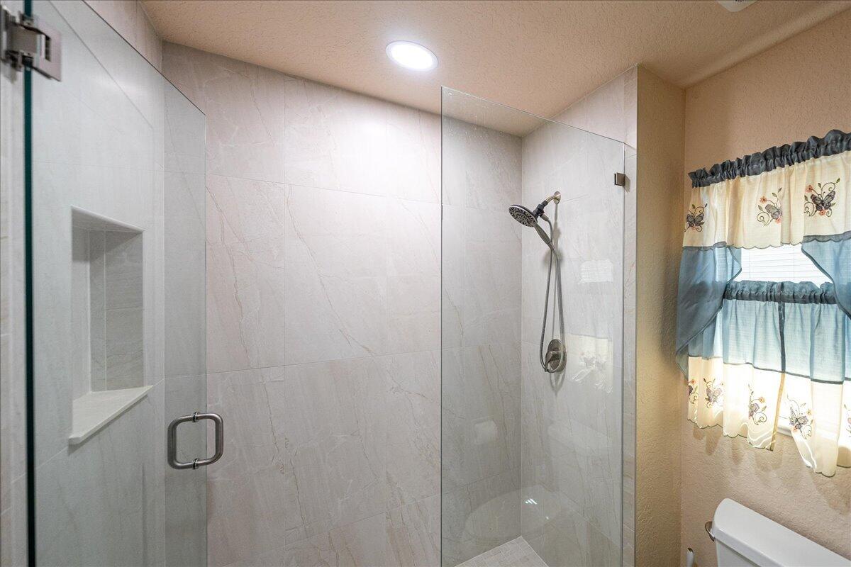 SPANISH LAKES ONE LEASEHOLD ESTATES - Residential