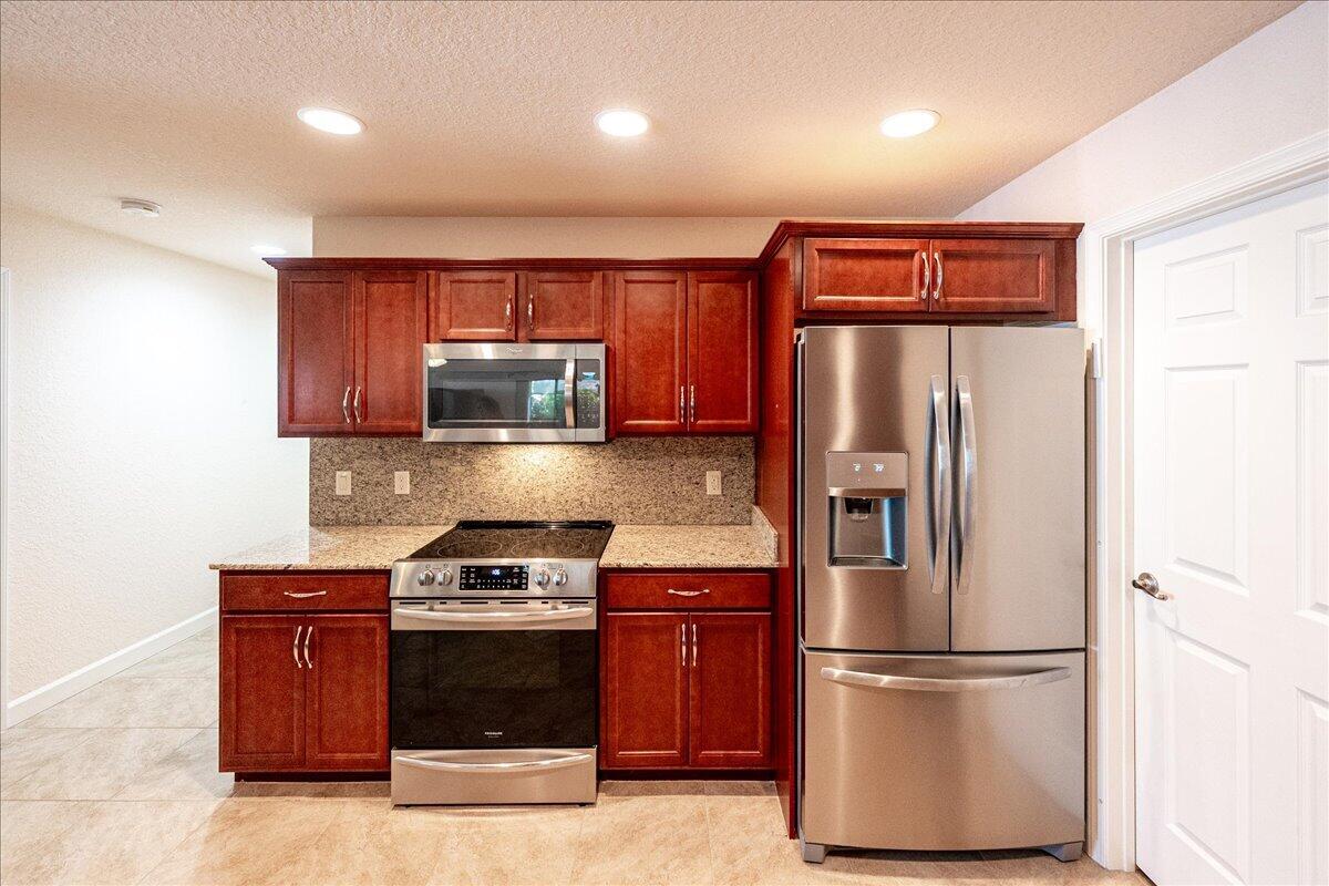 SPANISH LAKES ONE LEASEHOLD ESTATES - Residential