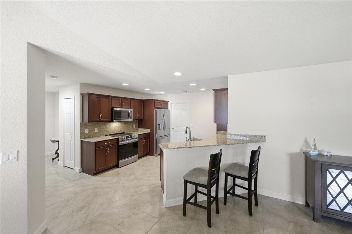 SPANISH LAKES ONE LEASEHOLD ESTATES - Residential