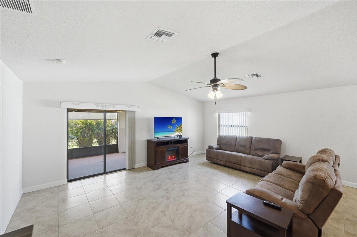 SPANISH LAKES ONE LEASEHOLD ESTATES - Residential