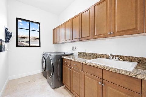 Tiny photo for 8242 EMERALD Avenue, Parkland, FL 33076 (MLS # B26083065)