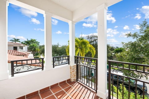 Tiny photo for 8242 EMERALD Avenue, Parkland, FL 33076 (MLS # B26083065)