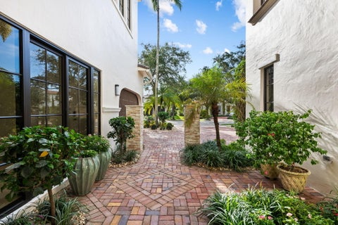 Tiny photo for 8242 EMERALD Avenue, Parkland, FL 33076 (MLS # B26083065)