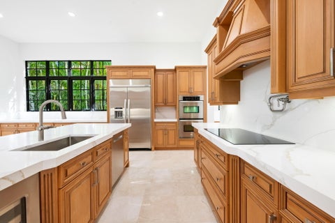 Tiny photo for 8242 EMERALD Avenue, Parkland, FL 33076 (MLS # B26083065)