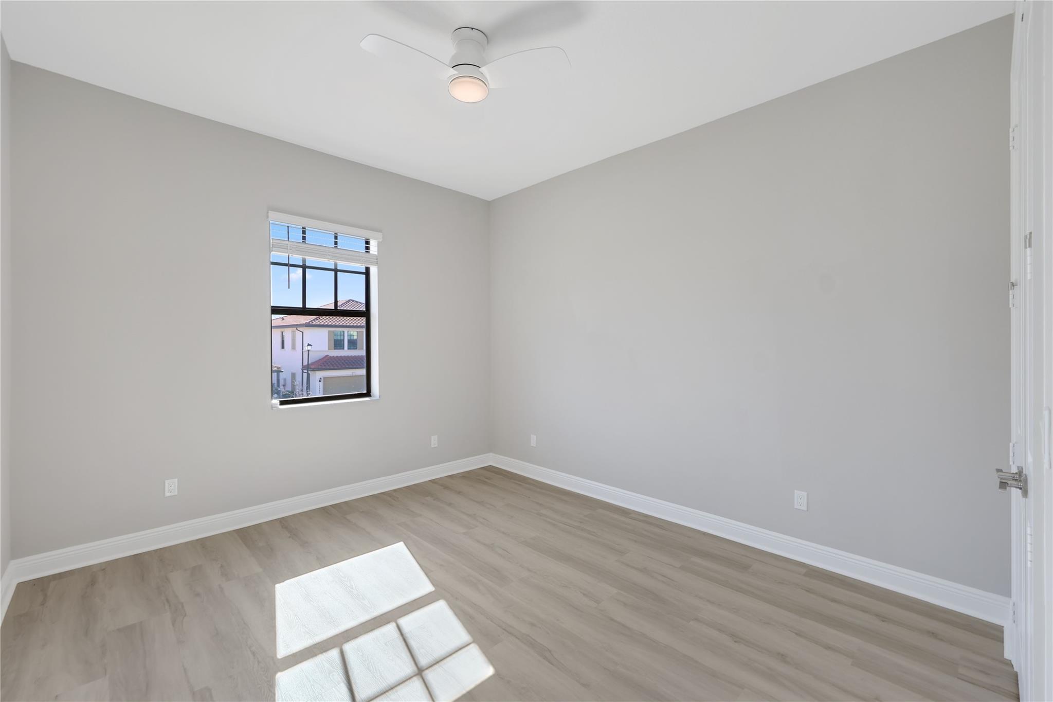 Parkland Bay 183-49 B - Residential