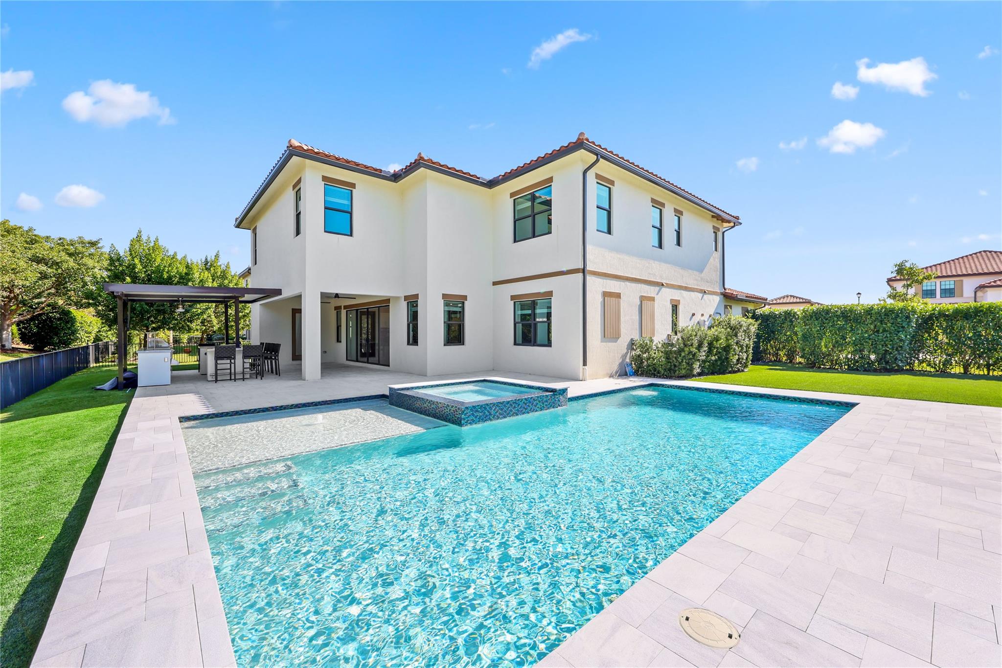 Parkland Bay 183-49 B - Residential