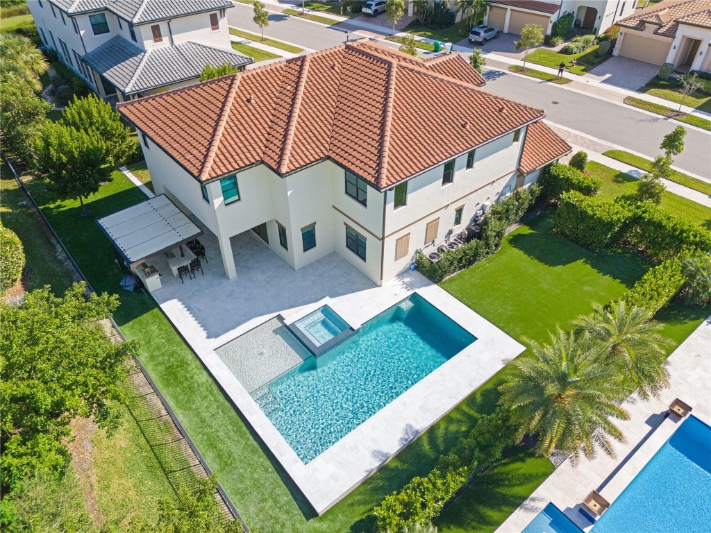 12043 N Baypoint Circle