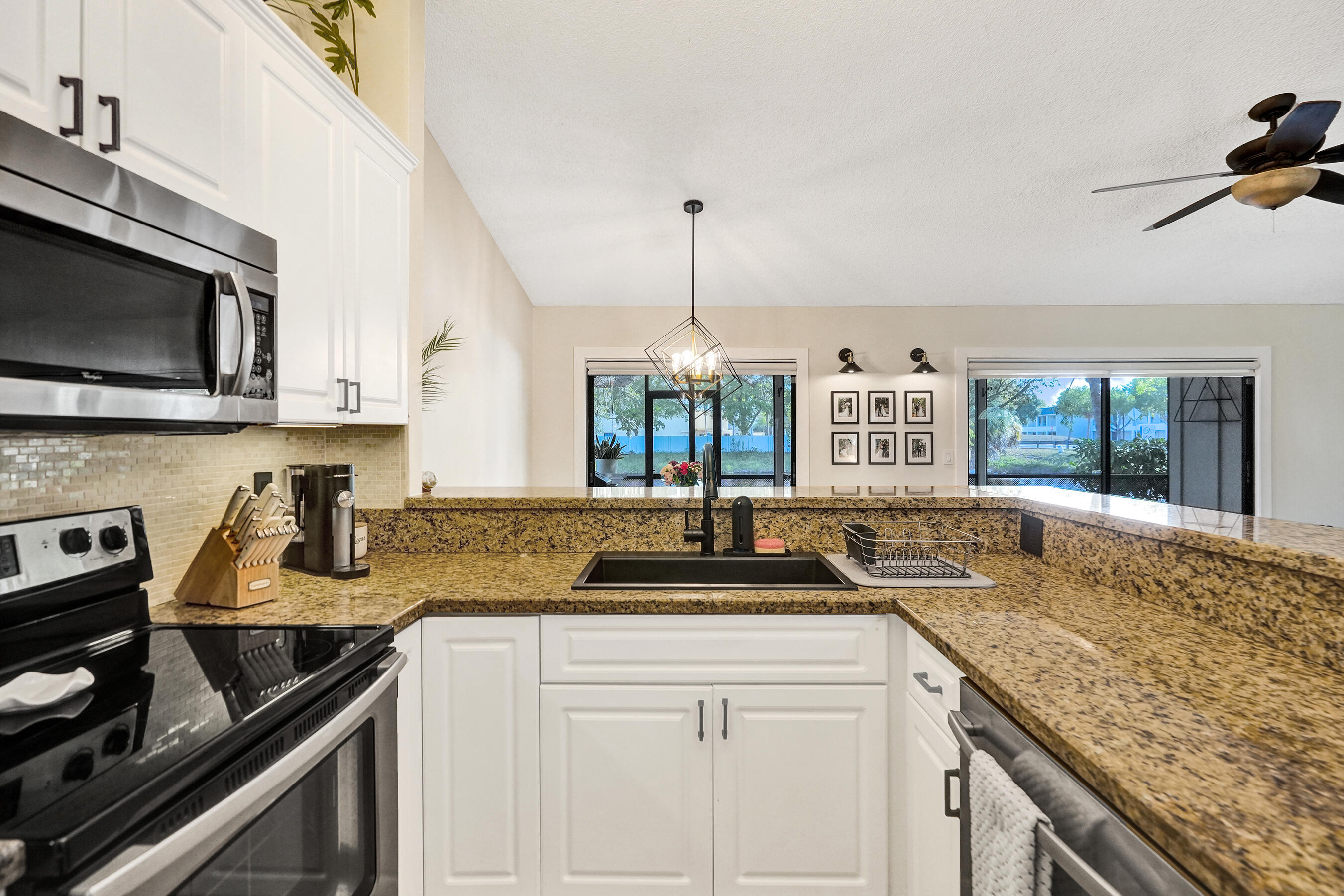 WATERSIDE - Residential