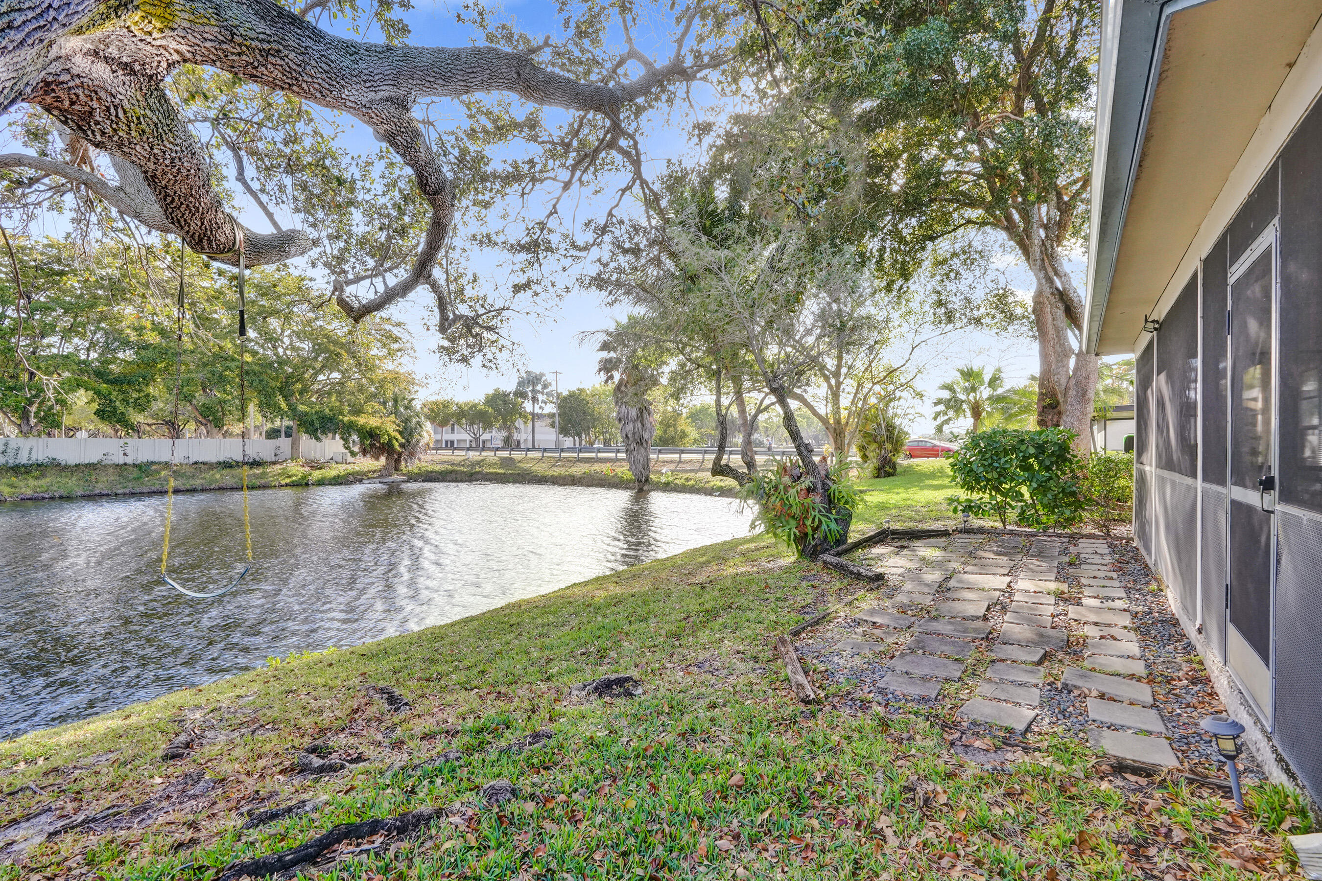 WATERSIDE - Residential