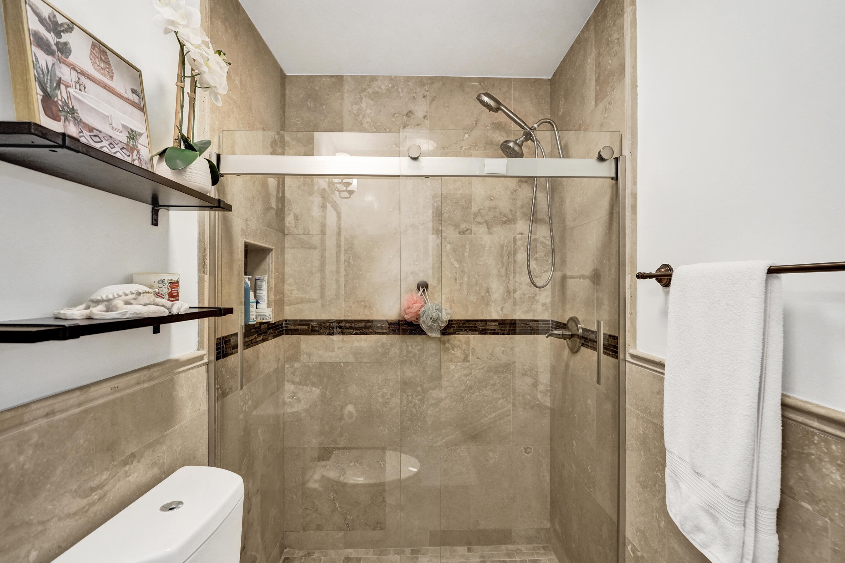 WATERSIDE - Residential