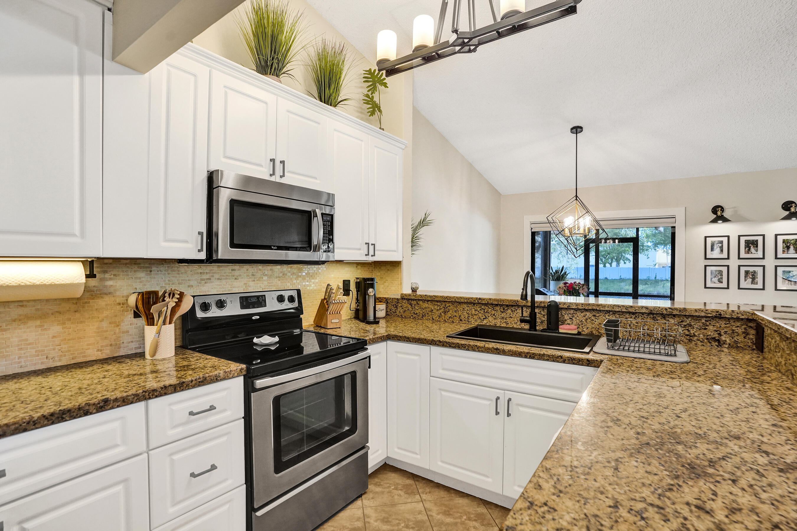 WATERSIDE - Residential