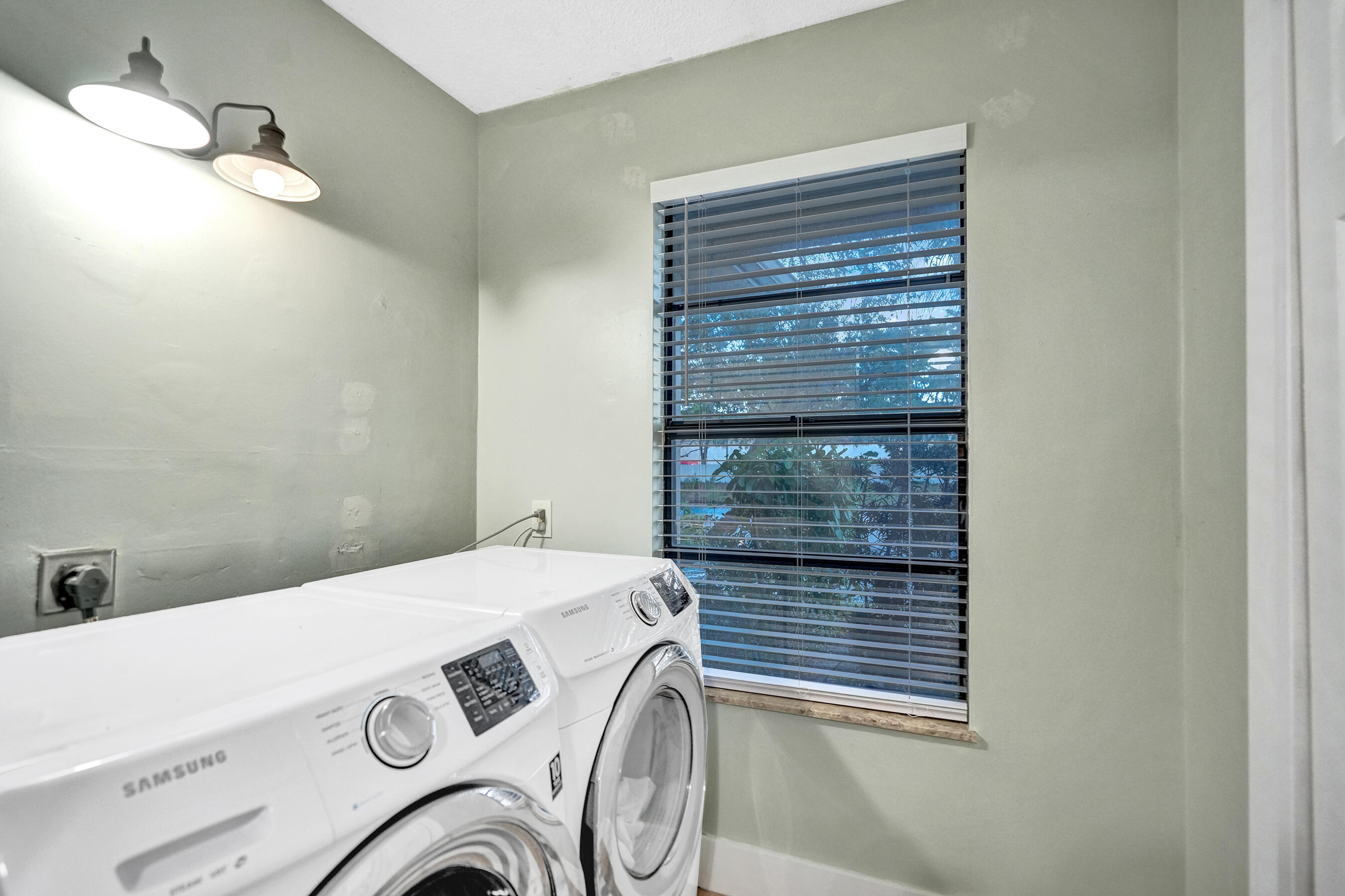 WATERSIDE - Residential