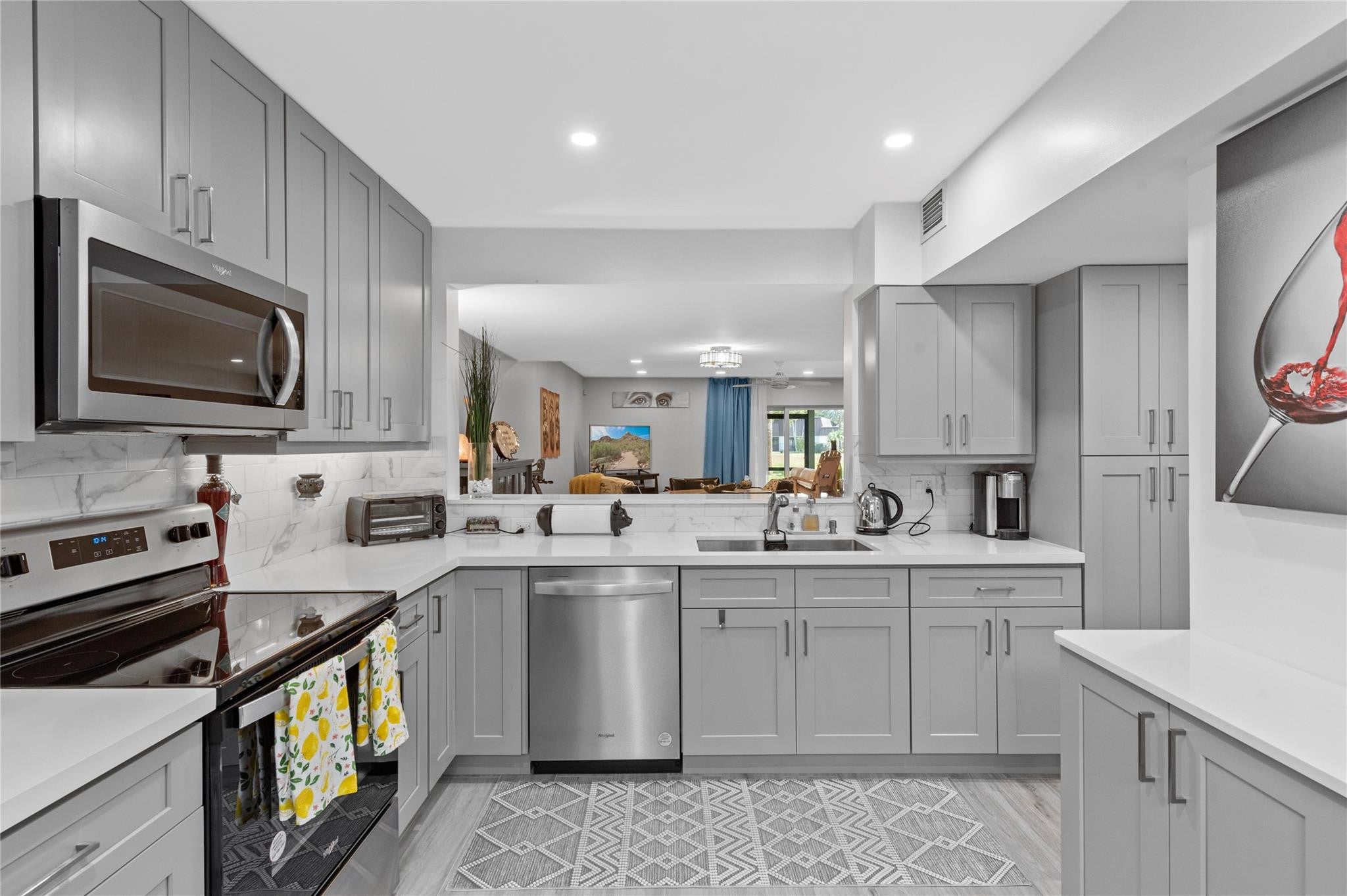 3063 N PALM AIRE Drive 3063