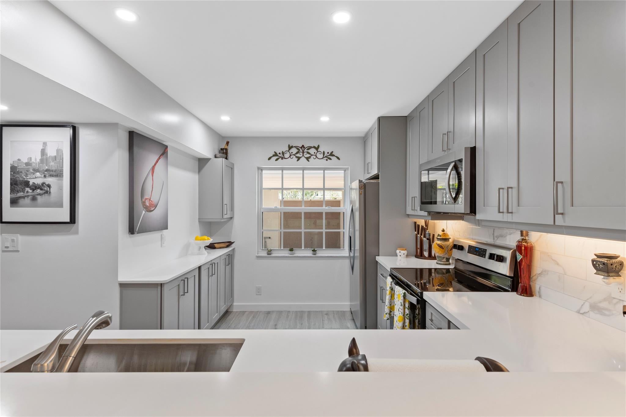 3063 N PALM AIRE Drive 3063