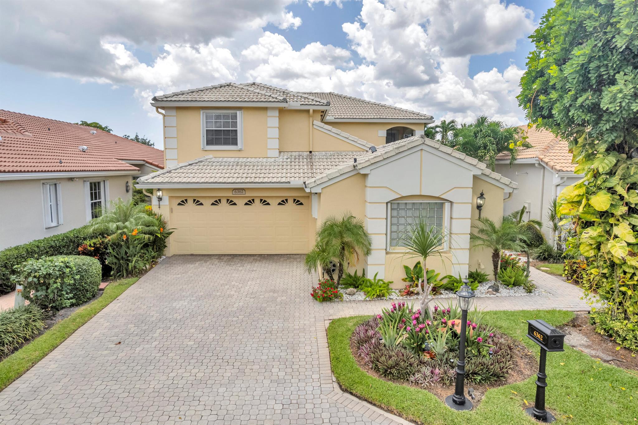 Welcome to Boca Pointe, one of Boca Raton's most inviting and prestigious communities. Here you'll enjoy the comfort of being just minutes from shopping, restaurants, entertainment, major highways, and of course, the beautiful beaches.As a resident, you'll also have the option to enjoy the Club lifestyle, offering resort-style amenities such as golf, sparkling pools, fitness facilities, and so much more, so you can choose the lifestyle that best suits you.This charming home offers plenty of privacy and features a convenient first-floor master suite. Fresh, move-in ready, and filled with possibilities, it's the perfect place to make your own.