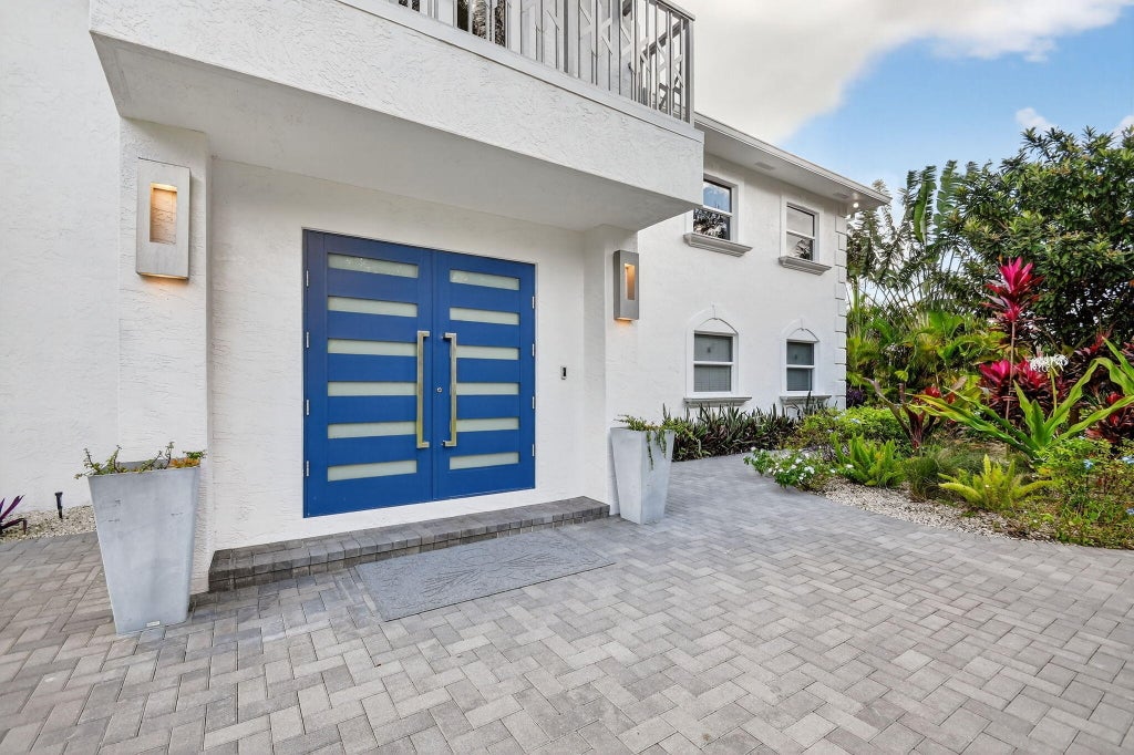 Photo of 2900 Greenbriar Boulevard, Wellington, FL 33414 (MLS # B26042913)