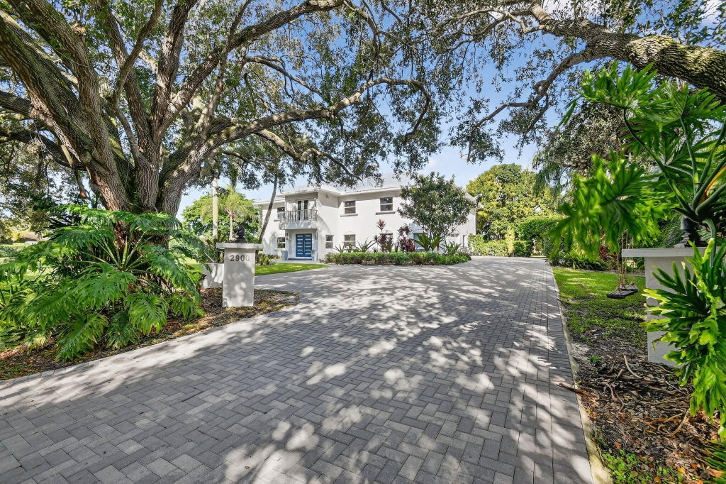 Photo of 2900 Greenbriar Boulevard, Wellington, FL 33414 (MLS # B26042913)