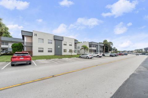 Photo of 339 Normandy Ln, Delray Beach, FL 33484 (MLS # B26019829)