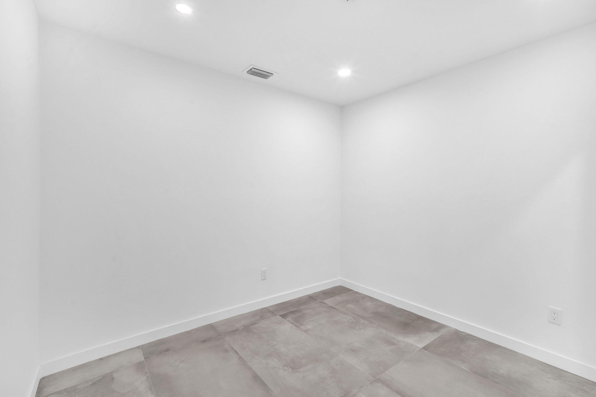 EMERALD GARDENS - Residential Lease