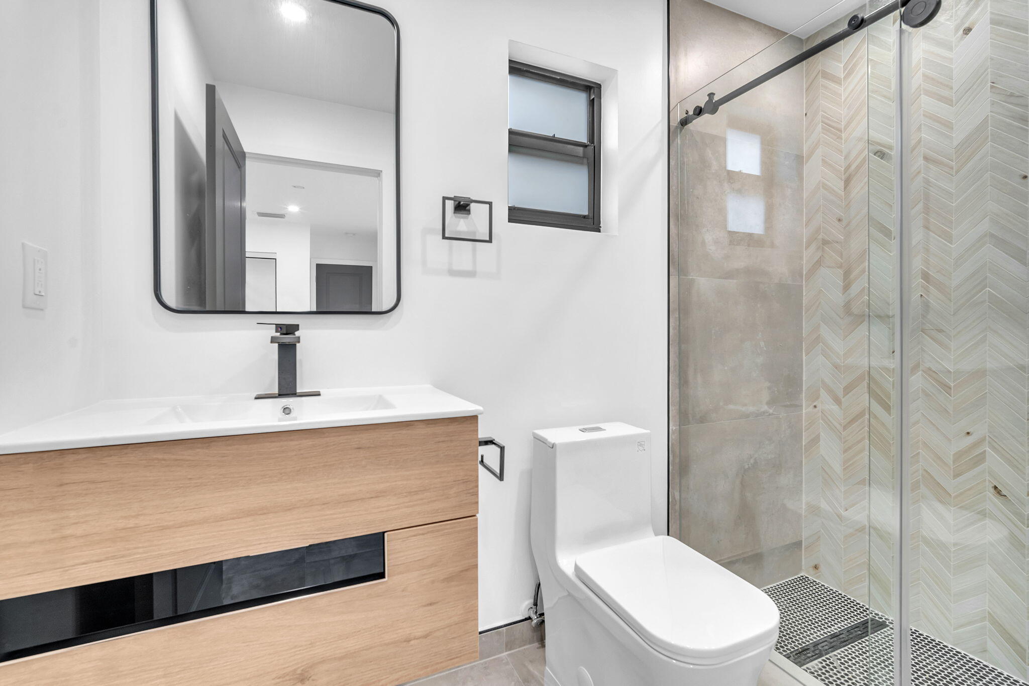 EMERALD GARDENS - Residential Lease