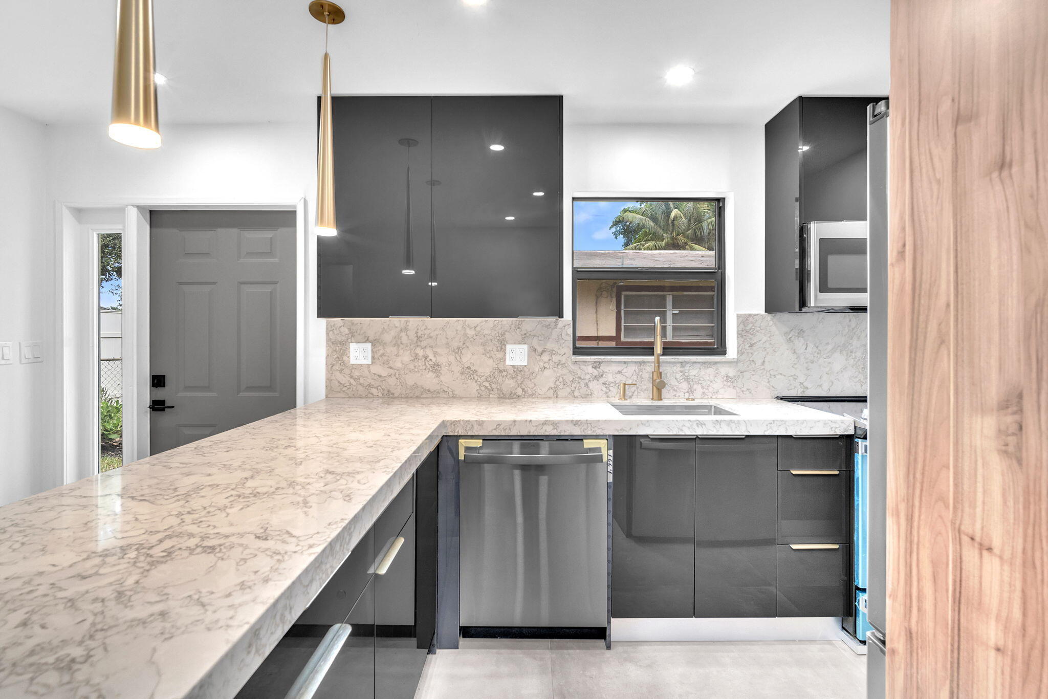 EMERALD GARDENS - Residential Lease