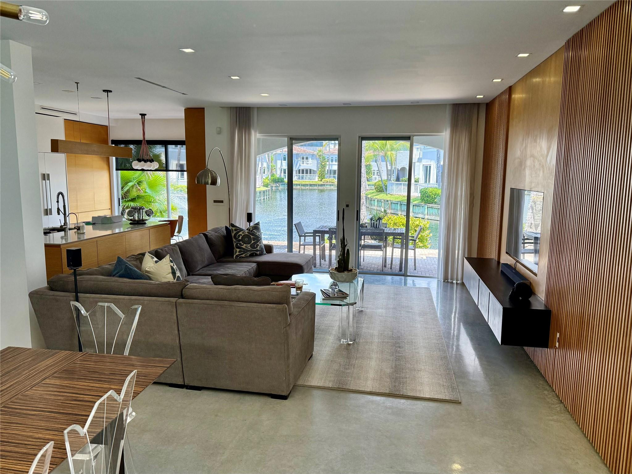 Aventura Lakes Ph 01 - Residential Lease