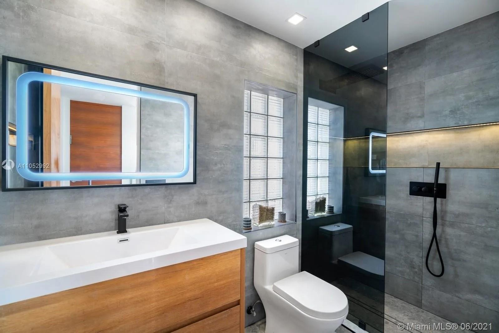 Aventura Lakes Ph 01 - Residential Lease