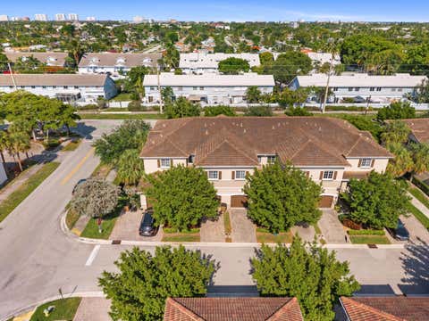 Tiny photo for 354 SE 1st Way #354, Deerfield Beach, FL 33441 (MLS # B26048308)
