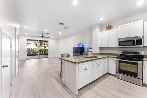 Tiny photo for 354 SE 1st Way #354, Deerfield Beach, FL 33441 (MLS # B26048308)