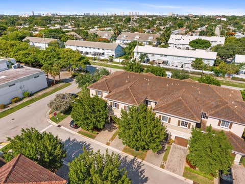 Tiny photo for 354 SE 1st Way #354, Deerfield Beach, FL 33441 (MLS # B26048308)