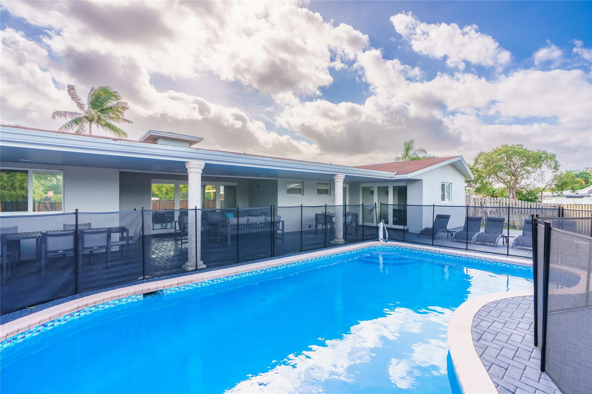 View Hollywood, FL 33021 house