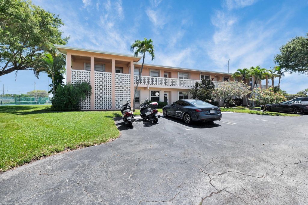 Photo of 1631 NW 18th Avenue #102, Delray Beach, FL 33445 (MLS # R11090167)