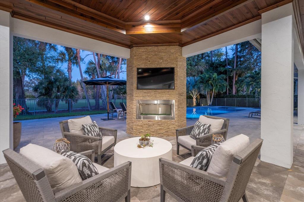 BREAKERS WEST - Residential