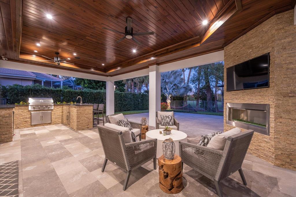 BREAKERS WEST - Residential