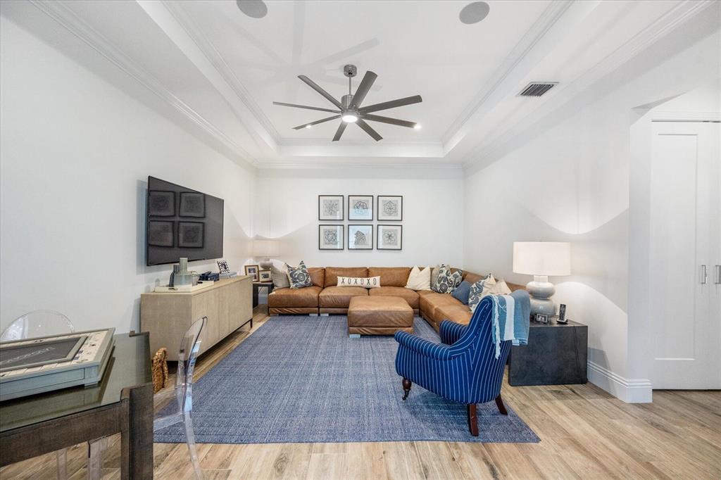 BREAKERS WEST - Residential