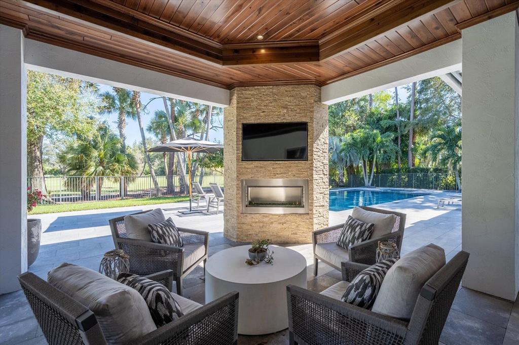 BREAKERS WEST - Residential