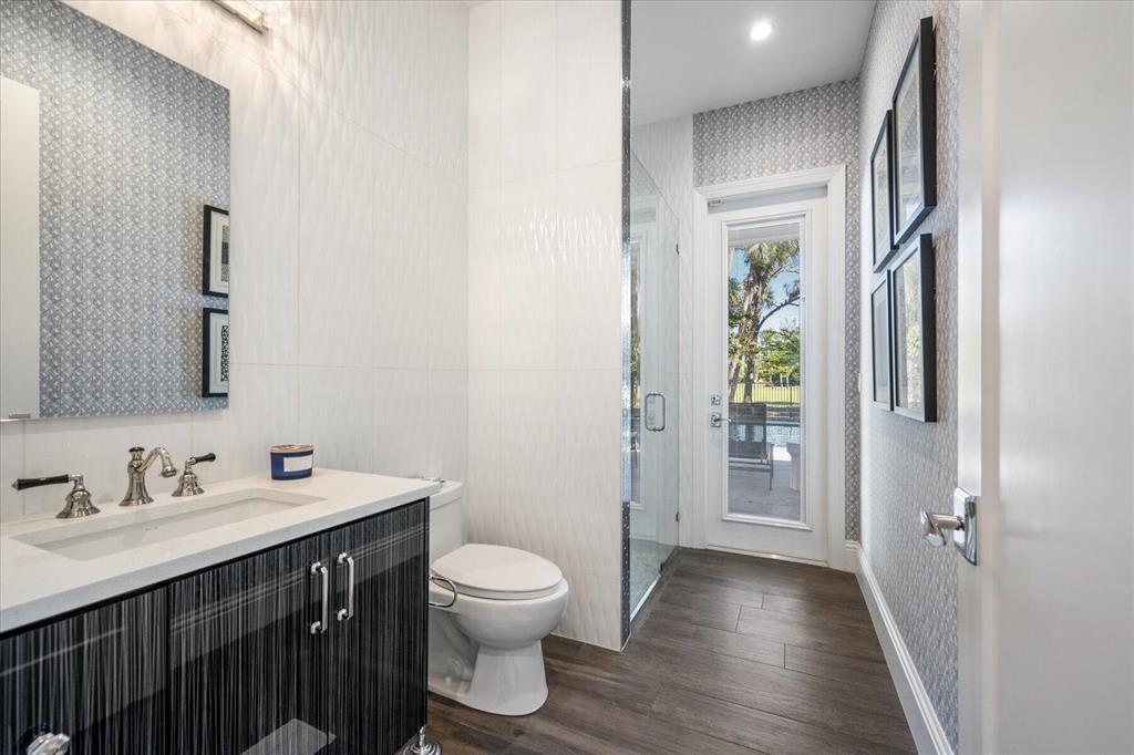 BREAKERS WEST - Residential